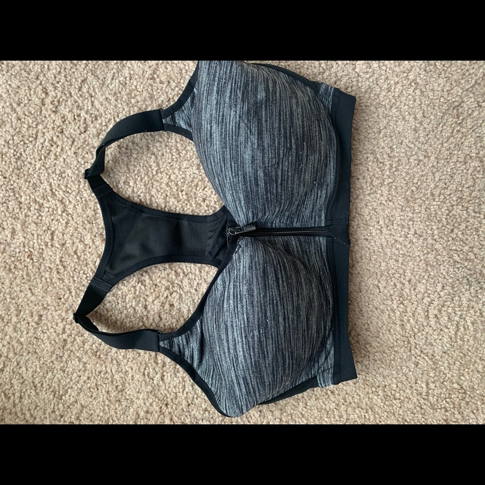 Victoria’s Secret knockout full support sports bra